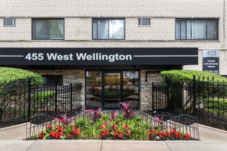 455 W. Wellington in Chicago, IL - Building Photo - Building Photo