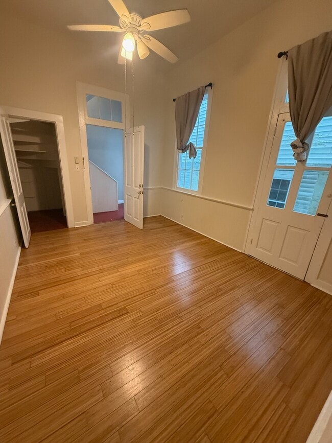 1008 Josephine St, Unit #A in New Orleans, LA - Foto de edificio - Building Photo