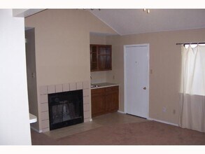 825 Mica Ln in Leander, TX - Building Photo - Building Photo