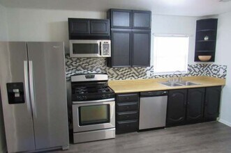 231 Shady Rill in San Antonio, TX - Building Photo - Building Photo
