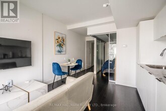 955 Bay St. in Toronto, ON - Building Photo - Building Photo