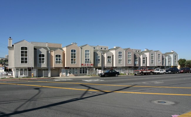 Hillside Center in Daly City, CA - Building Photo - Building Photo