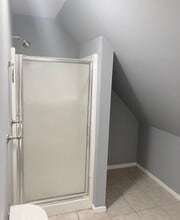 205 E Sanborn St, Unit 2 in Winona, MN - Foto de edificio - Building Photo