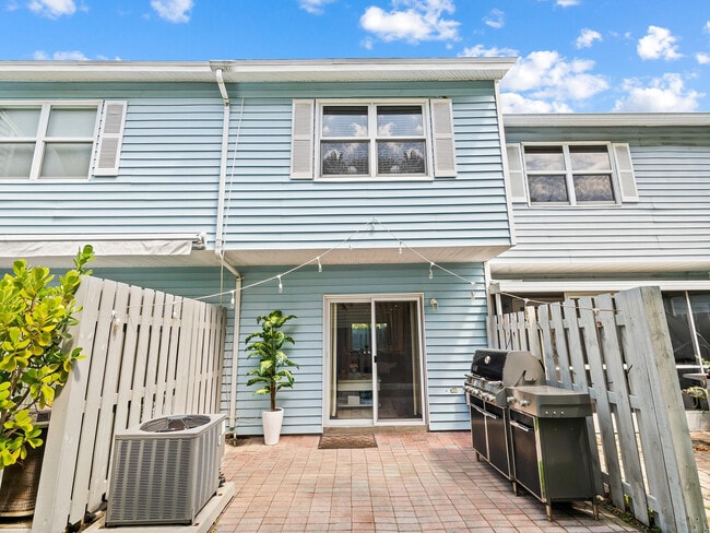 1989 NE 15th Ave in Fort Lauderdale, FL - Building Photo - Building Photo