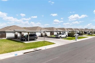 1908 Davenport St, Unit 4 in Weslaco, TX - Building Photo - Building Photo