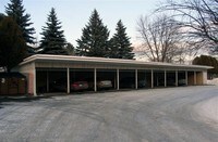 Building Photo - 400 Fairbanks St Apartments in Iron Mountain, Michigan
