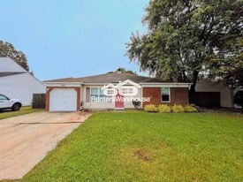 1760 Pathfinder Dr in Virginia Beach, VA - Building Photo