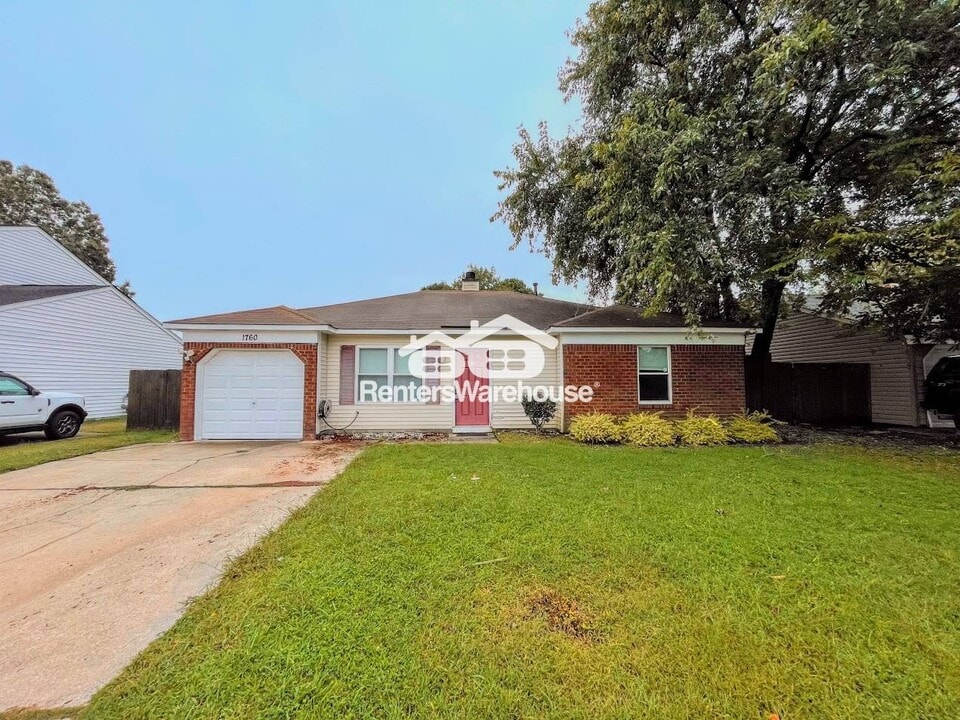 1760 Pathfinder Dr in Virginia Beach, VA - Building Photo
