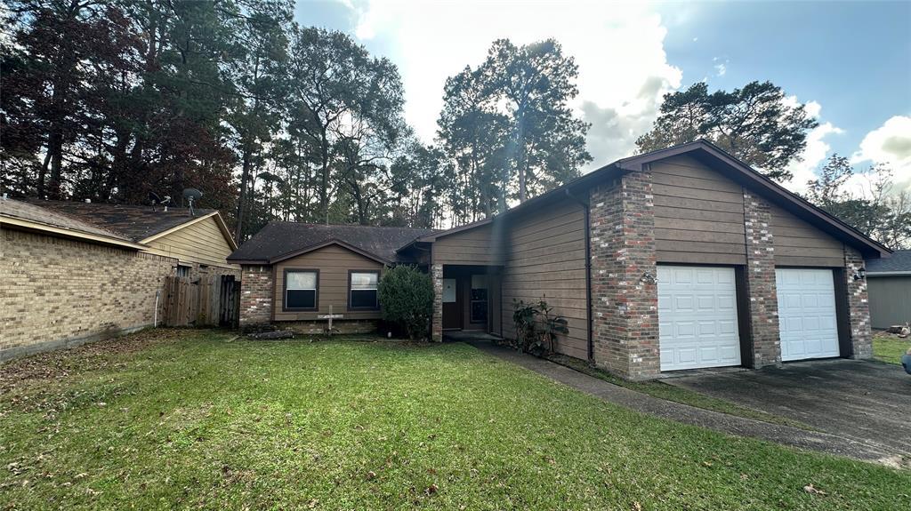 1614 Hazelwood St in Conroe, TX - Building Photo