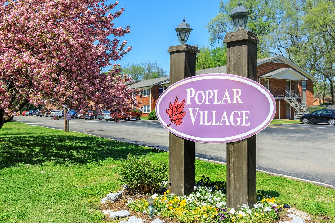 Poplar Village in Murfreesboro, TN - Building Photo