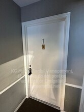 8725 Countryshire Ln in Kansas City, MO - Building Photo - Building Photo