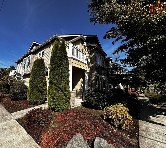 97 E 20th Ave in Eugene, OR - Foto de edificio - Building Photo