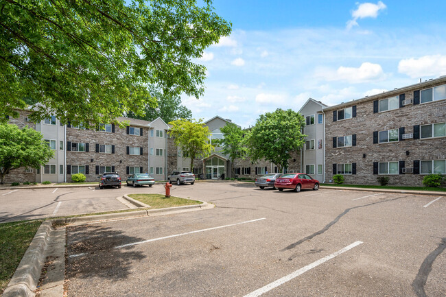 Creekside Commons Apartments in Prior Lake, MN - Building Photo - Building Photo