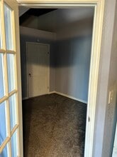 324 Washington St, Unit A in Oskaloosa, KS - Building Photo - Building Photo