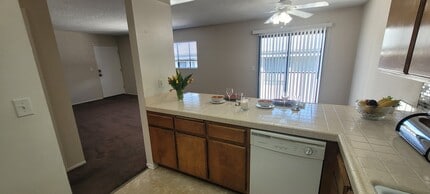 1571 W 207th St, Unit #C in Torrance, CA - Building Photo - Building Photo