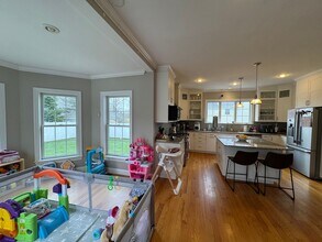 43 Canterbury Rd in Waltham, MA - Building Photo - Building Photo