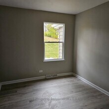 7119 S Solon Rd in Spring Grove, IL - Building Photo - Building Photo