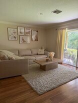 2759 SE Birmingham Dr in Stuart, FL - Building Photo