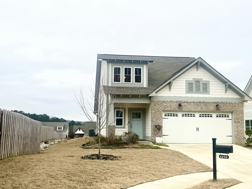 6232 Halcyon Ter in Trussville, AL - Building Photo