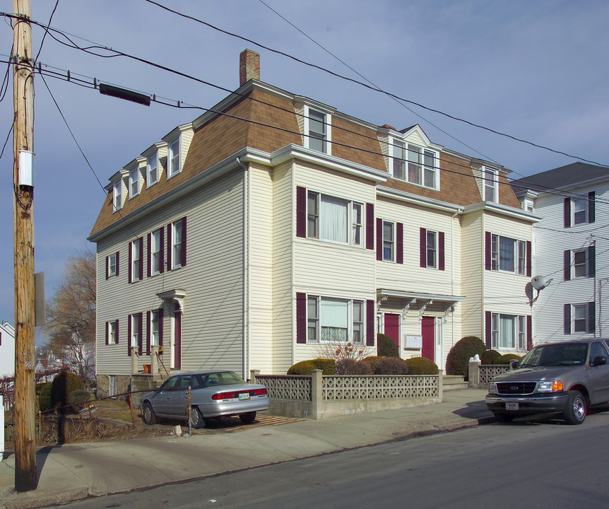 592-594 Bradford Ave in Fall River, MA - Building Photo