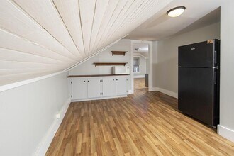 882 4th Ave in Troy, NY - Building Photo - Building Photo
