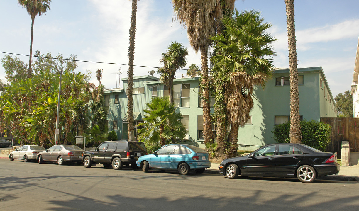 1605 N MARTEL Ave in Los Angeles, CA - Building Photo