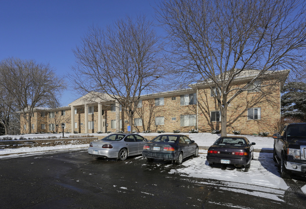 South Town Court in Bloomington, MN - Building Photo