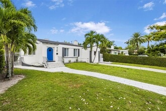 340 SW 25th Rd in Miami, FL - Building Photo - Building Photo