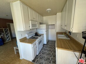11910 Avon Way in Los Angeles, CA - Building Photo - Building Photo