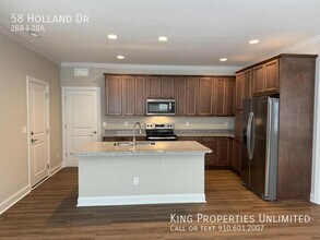 58 Holland Dr in Castle Hayne, NC - Building Photo - Building Photo