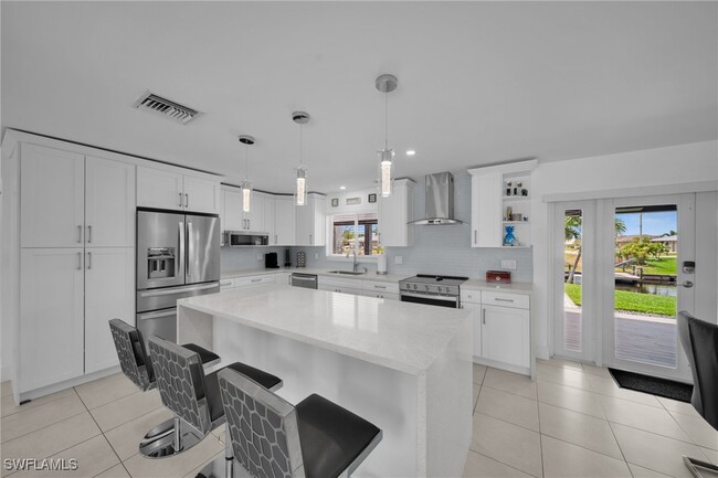 3816 SE 15th Pl in Cape Coral, FL - Foto de edificio - Building Photo