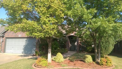 12400 Village Ln in Oklahoma City, OK - Building Photo - Building Photo
