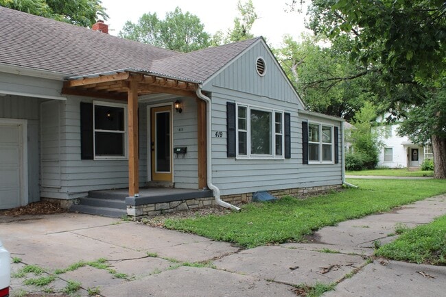 419 N 8th St in Manhattan, KS - Building Photo - Building Photo