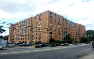 2025 Seward Apartments