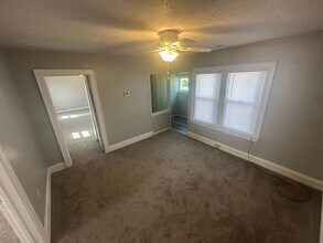 2317 Broad St in Parkersburg, WV - Building Photo - Building Photo