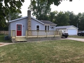 916 Burris Ave in Lake Bluff, IL - Building Photo