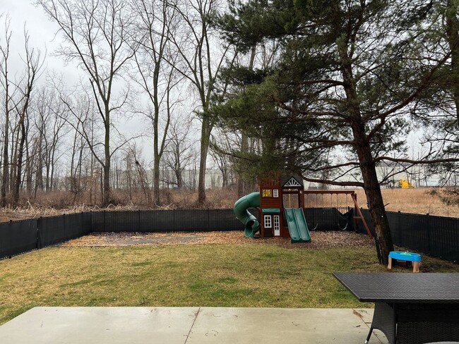 13788 Grandeur Ave in Shelby Township, MI - Foto de edificio - Building Photo