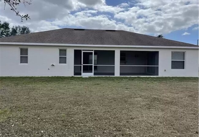 4492 Adelaide Ave in North Port, FL - Foto de edificio - Building Photo