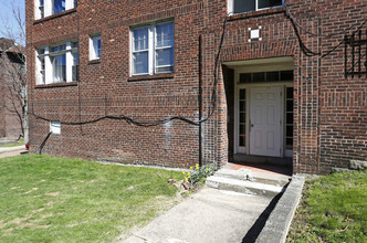 5840-5848 Alderson St in Pittsburgh, PA - Building Photo - Building Photo