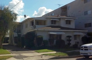 5270 Bellingham Ave in Valley Village, CA - Building Photo