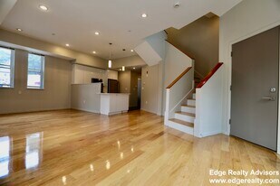 17 Greylock Rd, Unit 1 in Boston, MA - Building Photo