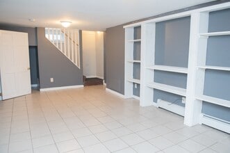 18 Thompson St in Hamden, CT - Building Photo - Building Photo