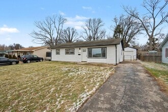 5713 Mayville Dr in Dayton, OH - Building Photo - Building Photo