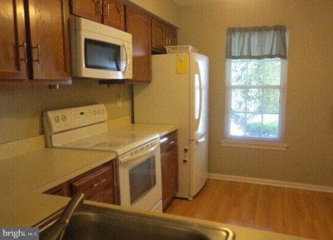 526 Willow Turn in Mount Laurel, NJ - Building Photo - Building Photo