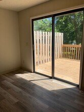 611 Hickory Hill Ln in Des Moines, IA - Building Photo - Building Photo