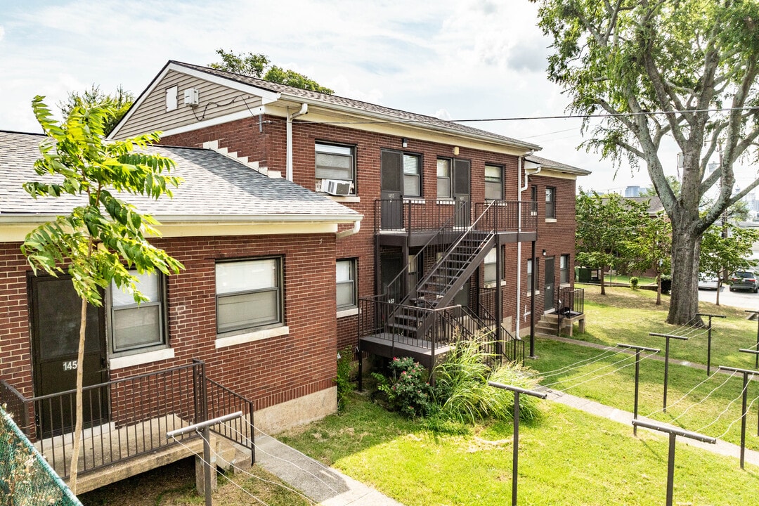 Andrew Jackson Courts in Nashville, TN - Building Photo