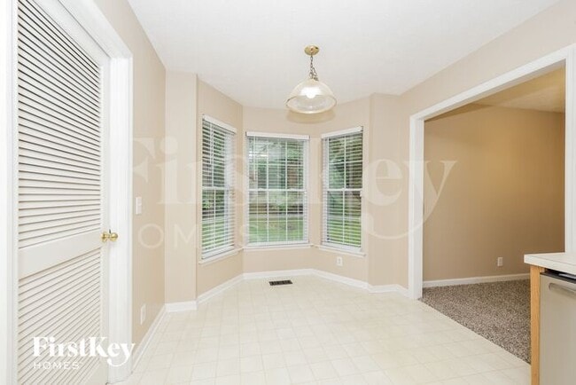 525 Forest Pointe Pl in Nashville, TN - Building Photo - Building Photo