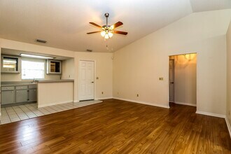 9132 Hawkins Ct in New Port Richey, FL - Foto de edificio - Building Photo