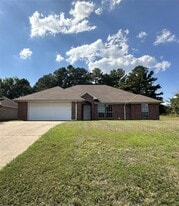 2305 Haverhill Dr in Tyler, TX - Building Photo