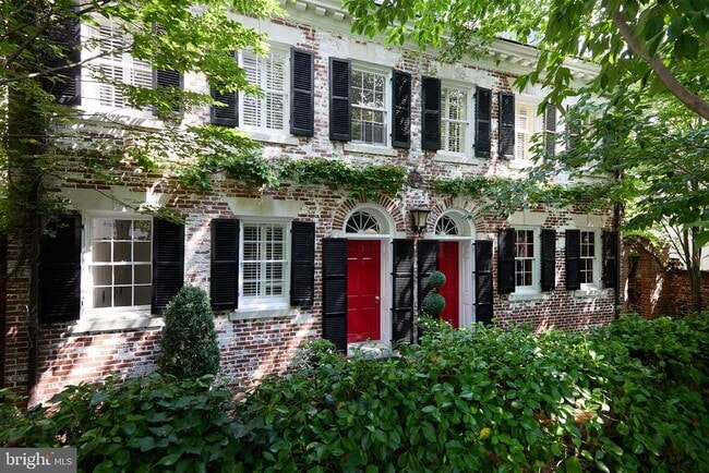 property at 2915 O St NW